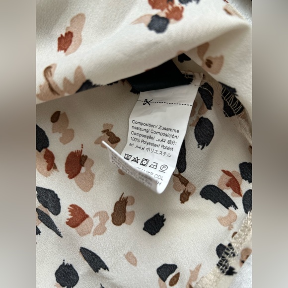 NWOT SHEIN | “Emery Rose” Neutral Print Notched Neckline Lantern Sleeve Blouse - Picture 5 of 7